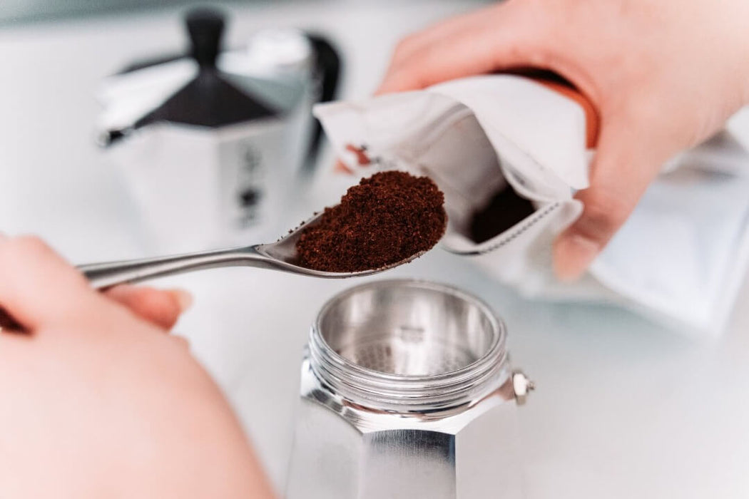 Dosing coffee in Bialetti Moka Express