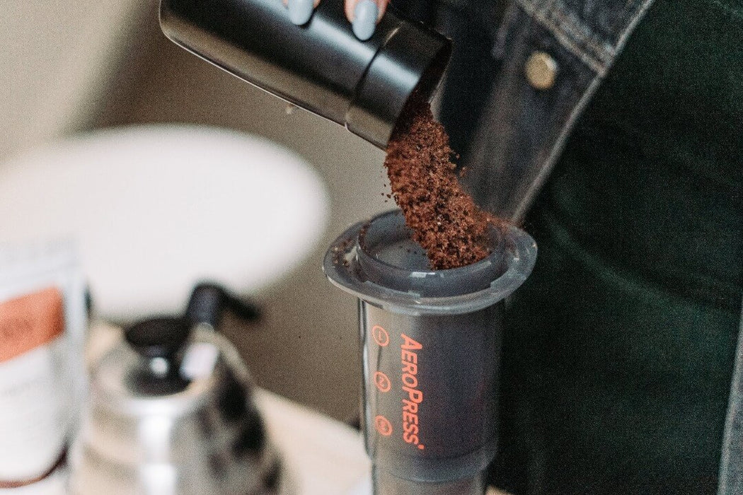 Dosing coffee in Aeropresso Go