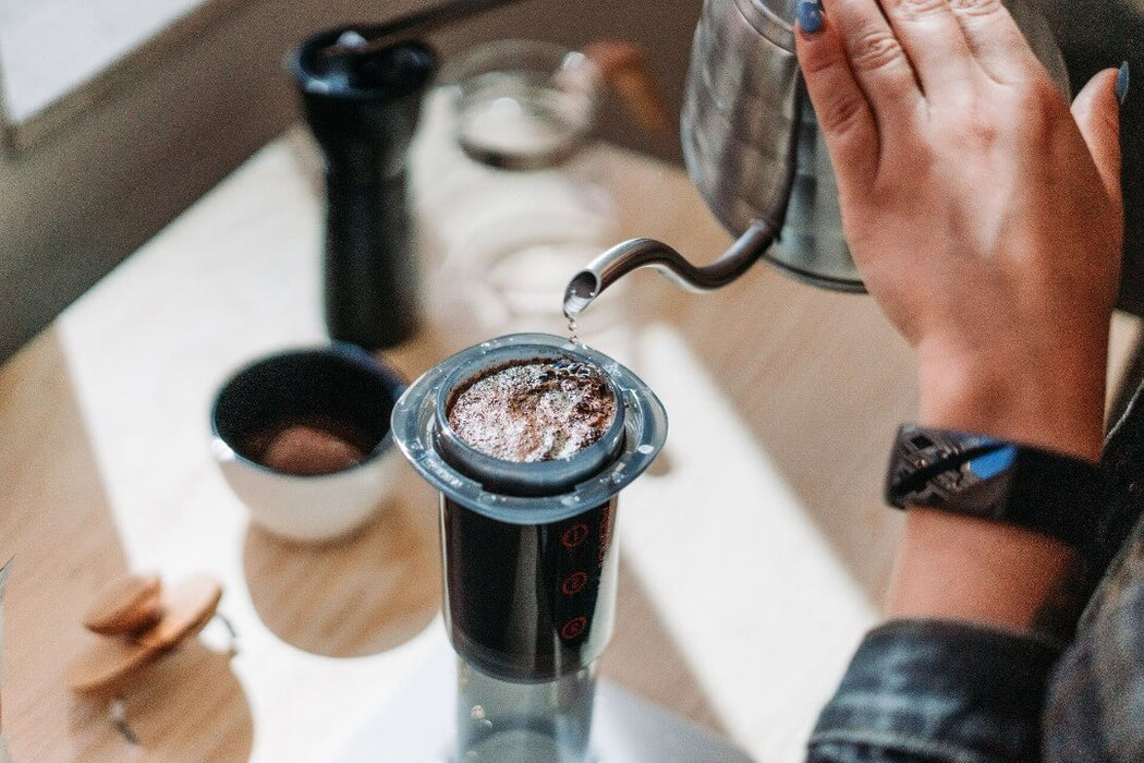 Brewing coffee with Aeropresso Go